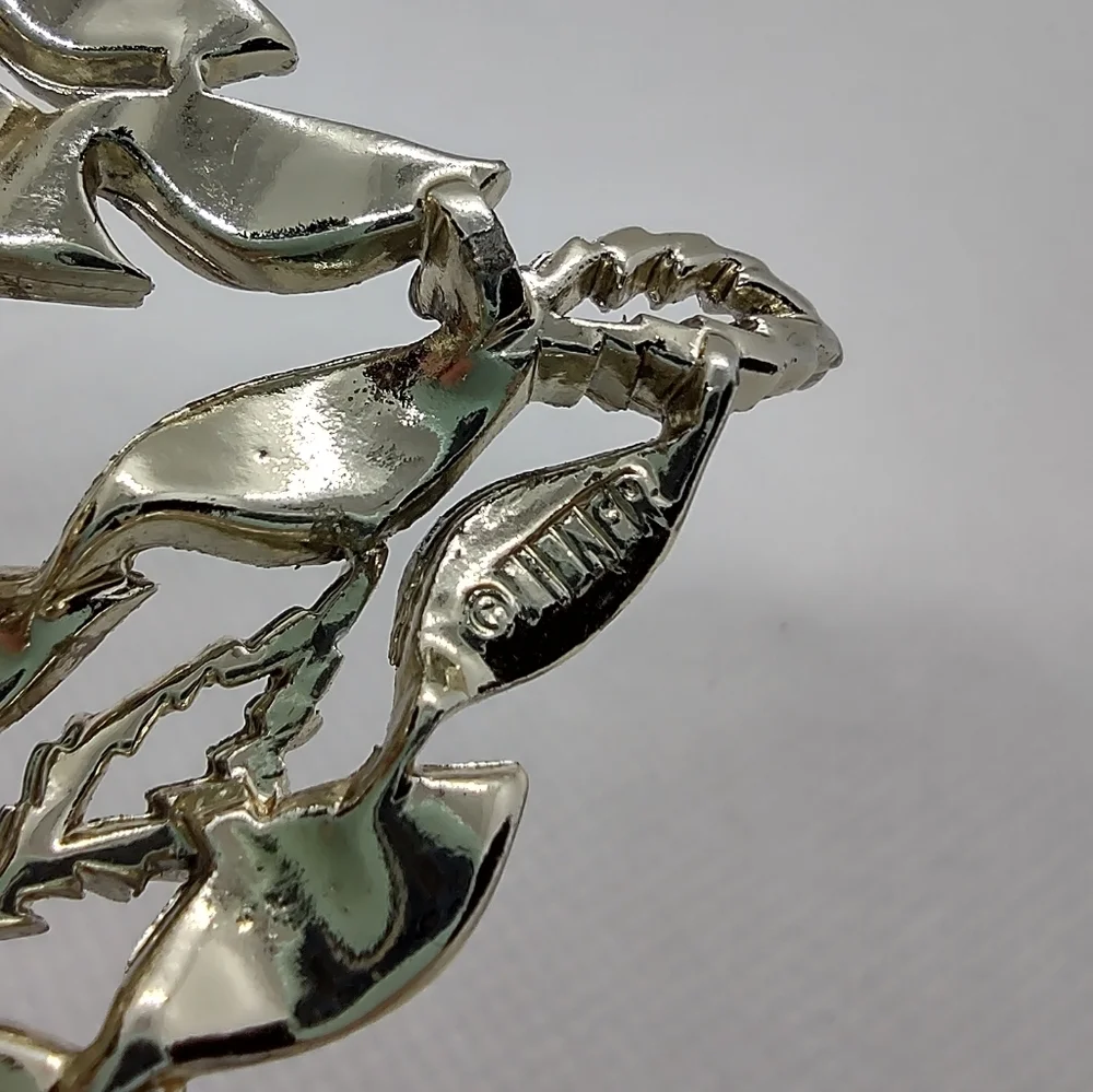 Vintage Lisner Vining Leaves Brooch‎